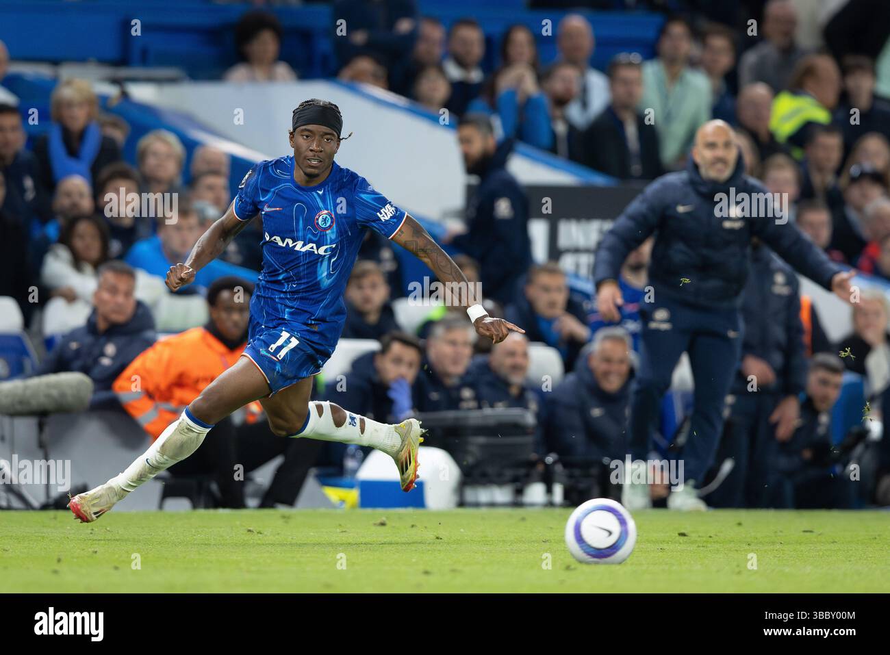 16 mai 2025 ; Stamford Bridge, Chelsea, Londres, Angleterre : premier League Football, Chelsea contre Manchester United ; Noni Madueke de Chelsea crédit : action plus Sports images/Alamy Live News Banque D'Images