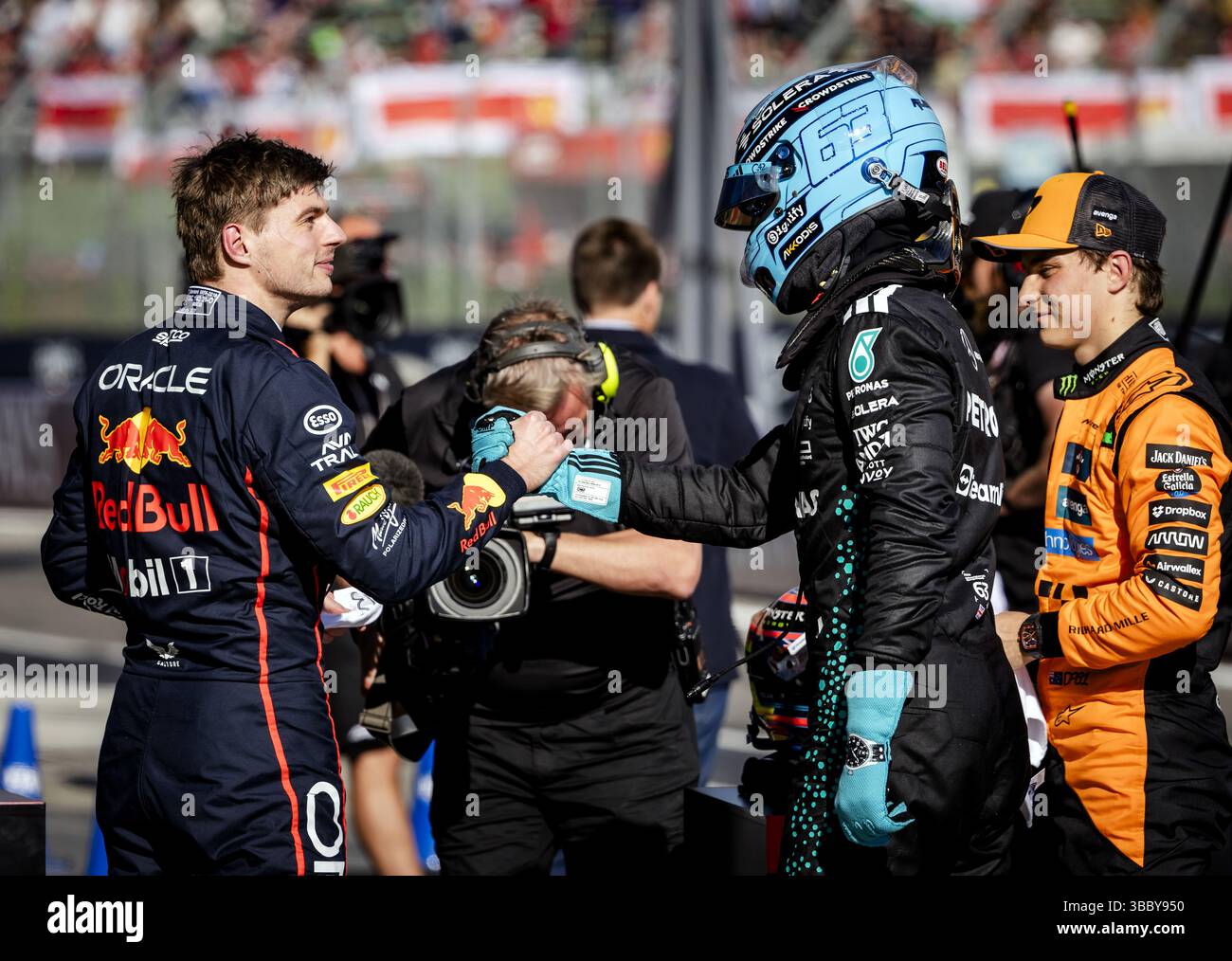 IMOLA - Max Verstappen (Red Bull Racing), George Russell (Mercedes) et Oscar Piastri (McLaren) après s'être qualifiés à l'Autodromo Internazionale Enzo e Dino Ferrari avant le Grand Prix d'Emilie-Romagne. ANP SEM VAN DER WAL Banque D'Images