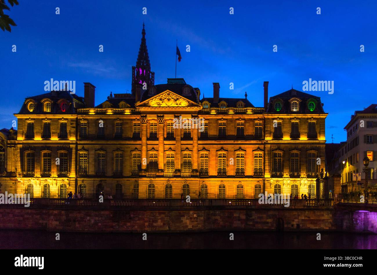 Palais Rohan Palais Musée archéologique, Musée des Beaux-Arts, Musée des Arts décoratifs style baroque dans la vieille ville de Strasbourg histo Banque D'Images