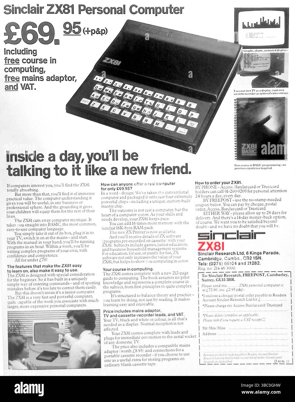 Publicité vintage 1981 pour l'ordinateur personnel Sinclair ZX81, la promouvant comme une solution informatique domestique abordable pour £69.95. La publicité met en avant des fonctionnalités telles qu'un cours de BASE gratuit, la compatibilité TV et la facilité d'installation. Destiné aux débutants, il met l'accent sur la simplicité, la praticité et le potentiel d'apprentissage. Banque D'Images