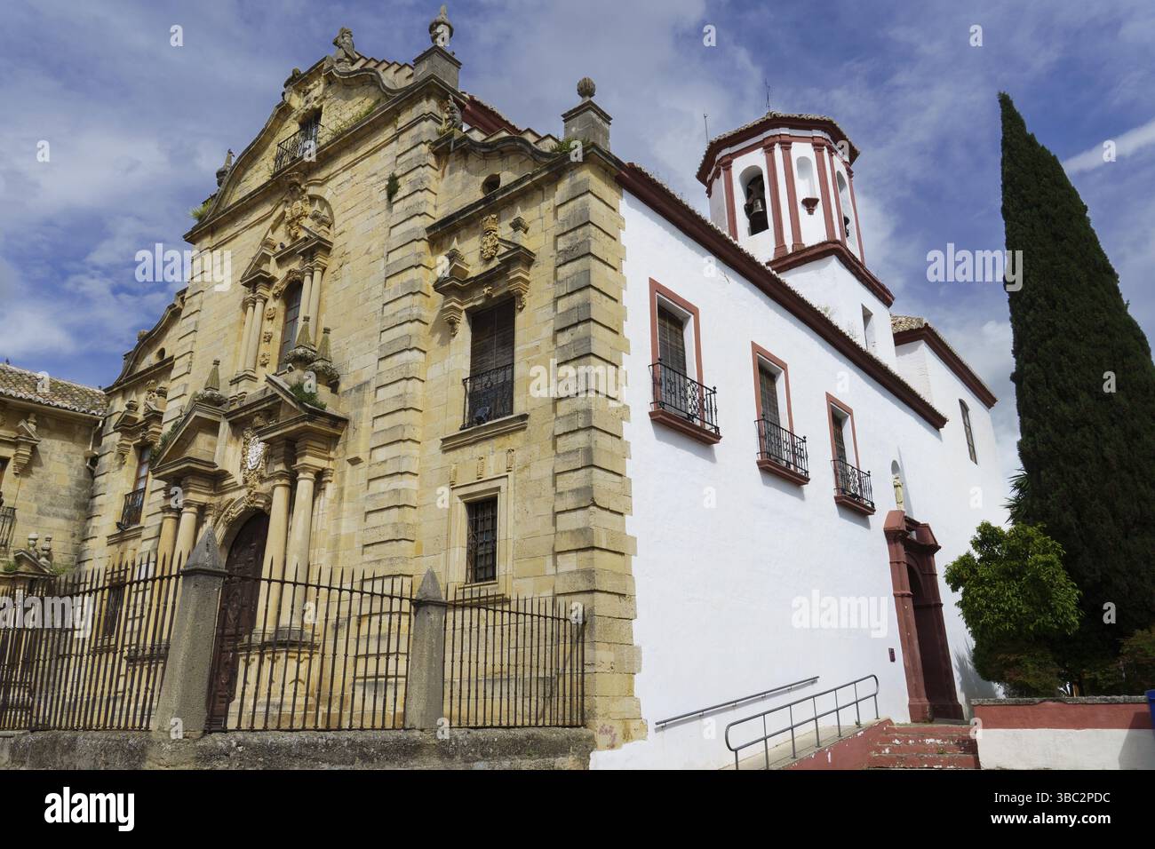 Église de Santa Cecilia à ronda, malaga, andalousie, espagne, montrant ses styles architecturaux baroque et renaissance Banque D'Images