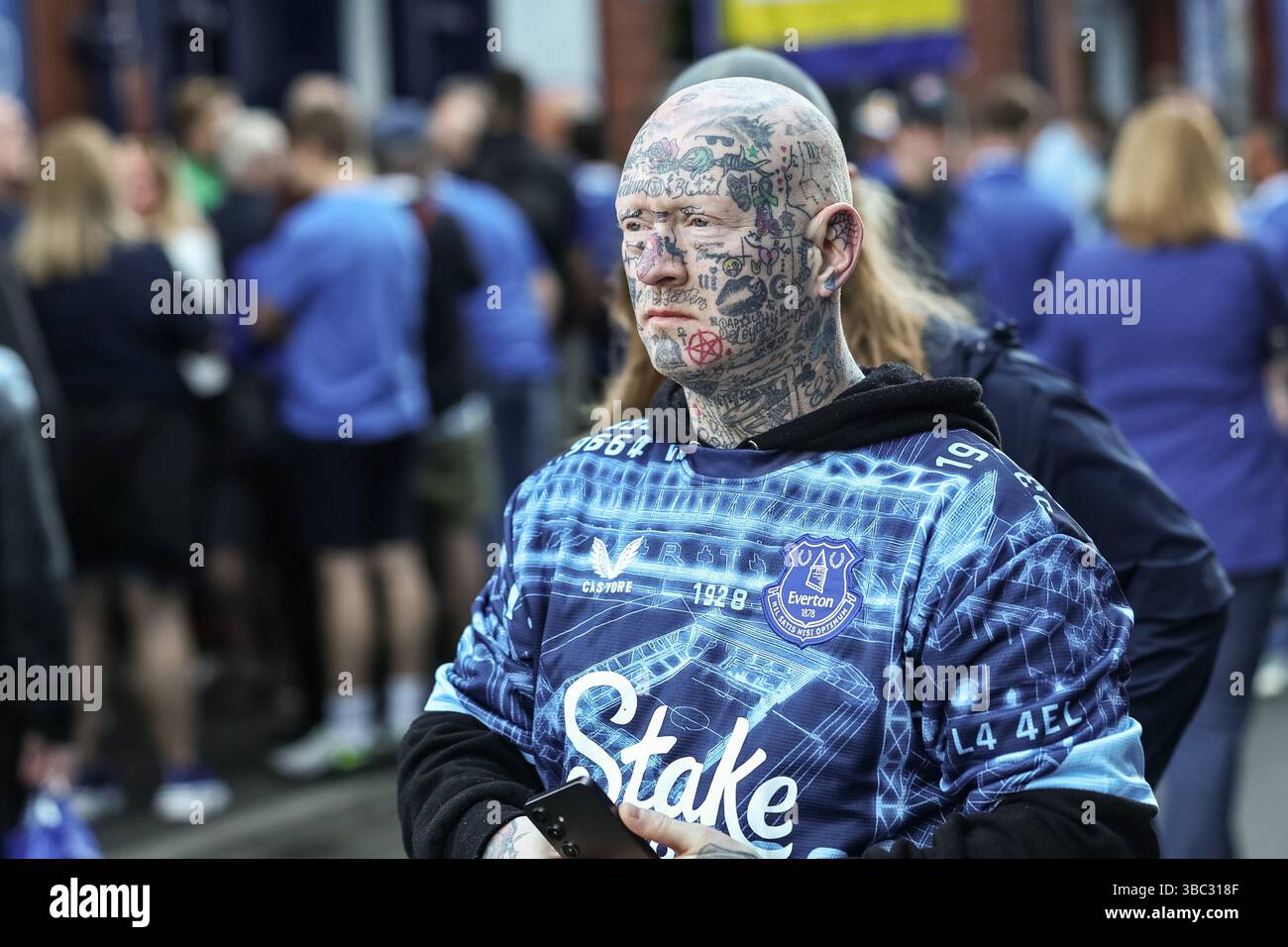 Liverpool, Royaume-Uni. 18 mai 2025. Les fans d'Everton ont pris des photos lors du match de premier League Everton vs Southampton au Goodison Park, Liverpool, Royaume-Uni, le 18 mai 2025 (photo par Mark Cosgrove/News images) à Liverpool, Royaume-Uni, le 18/05/2025. (Photo de Mark Cosgrove/News images/SIPA USA) crédit : SIPA USA/Alamy Live News Banque D'Images