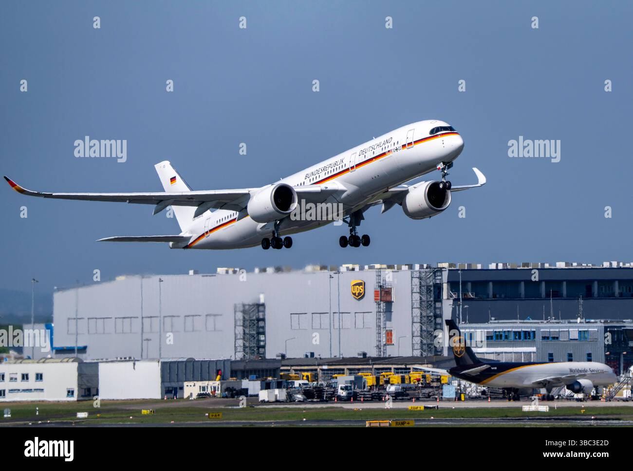Aéroport de Cologne Bonn, CGN, Airbus A350-900 de l'armée de l'air allemande, 10+03, avion du gouvernement, Ministère fédéral de la Défense Air transport Comma Banque D'Images