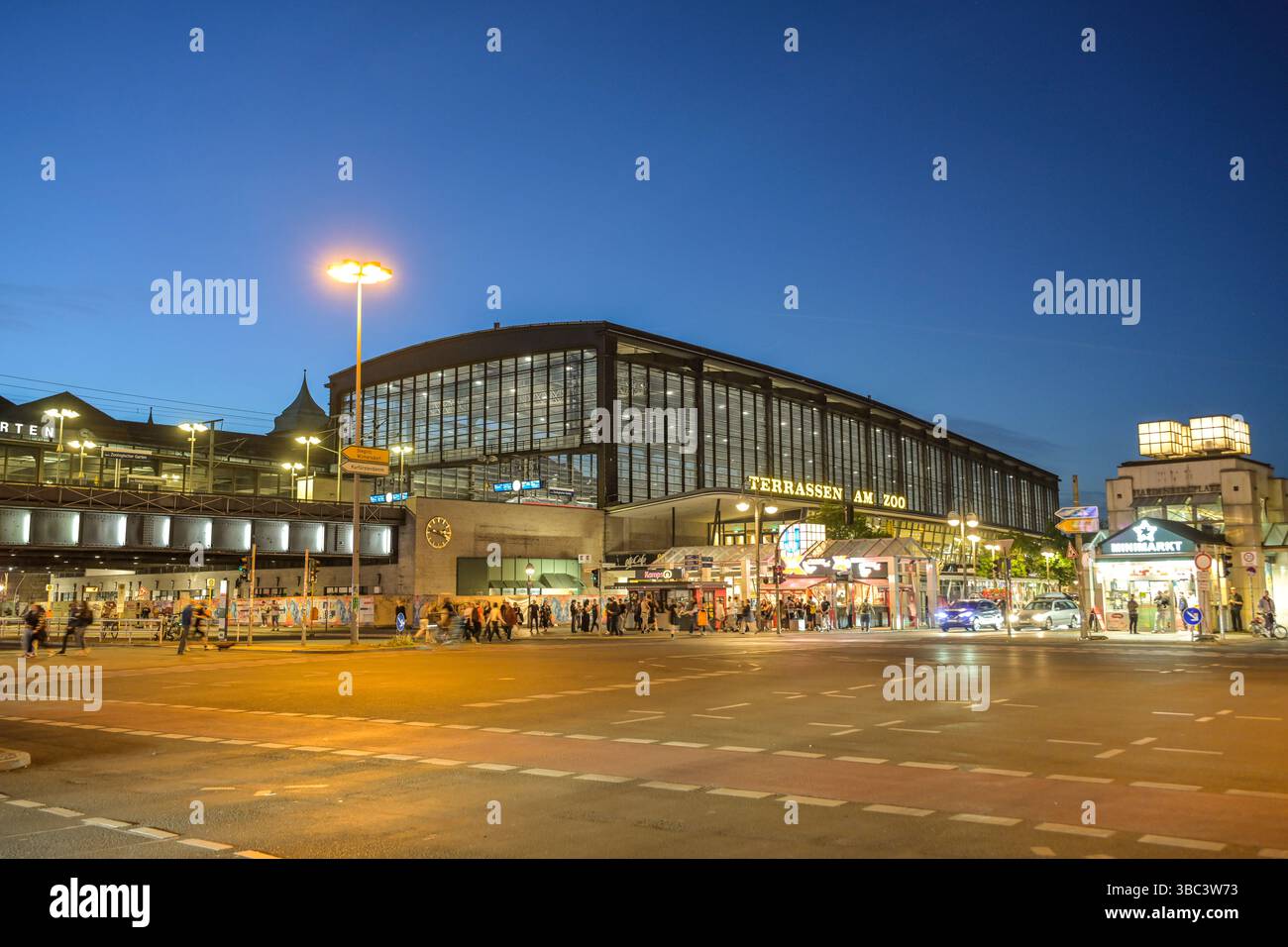 Bahnhof Zoo, Hardenbergplatz, Charlottenburg, Berlin, Deutschland Banque D'Images