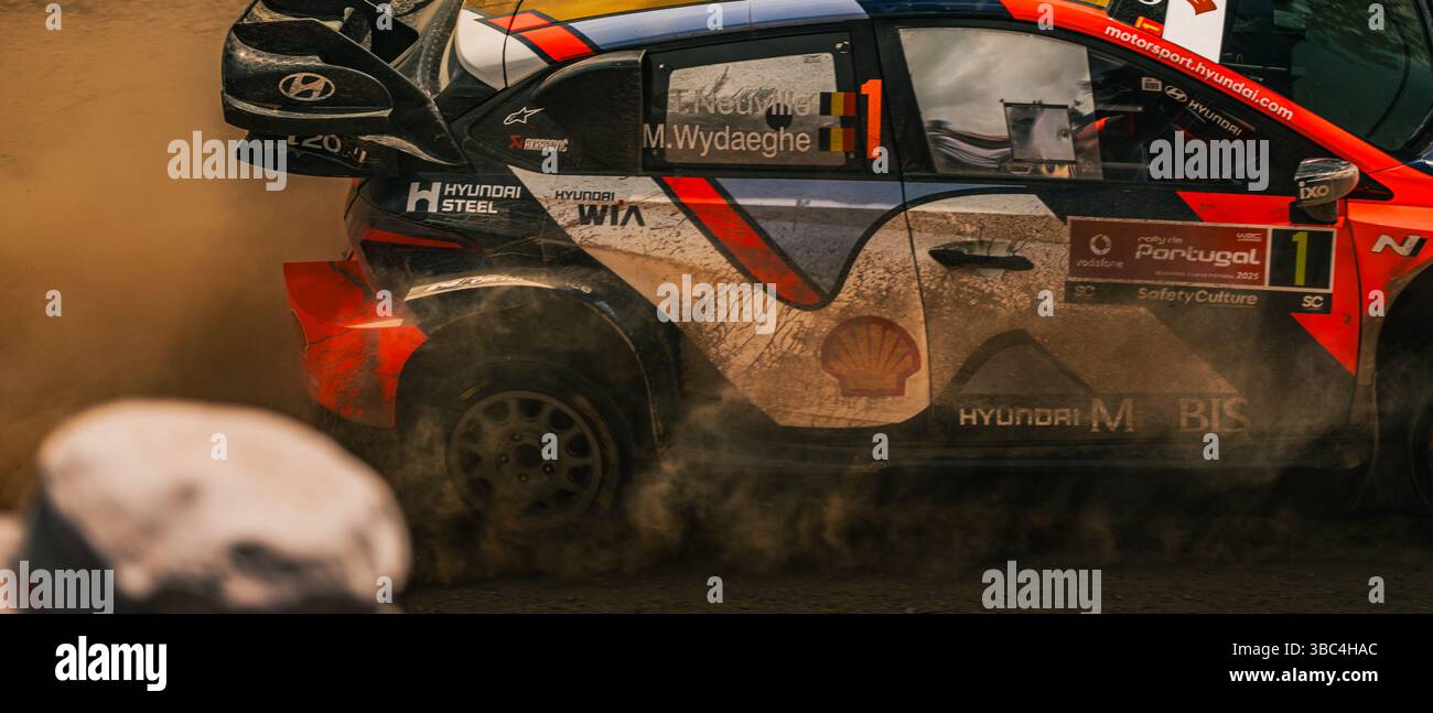 WRC Portugal 16 mai 2025 Arganil 2 SS08 1 Thierry NEUVILLE HYUNDAI i20 N Rally1 Banque D'Images