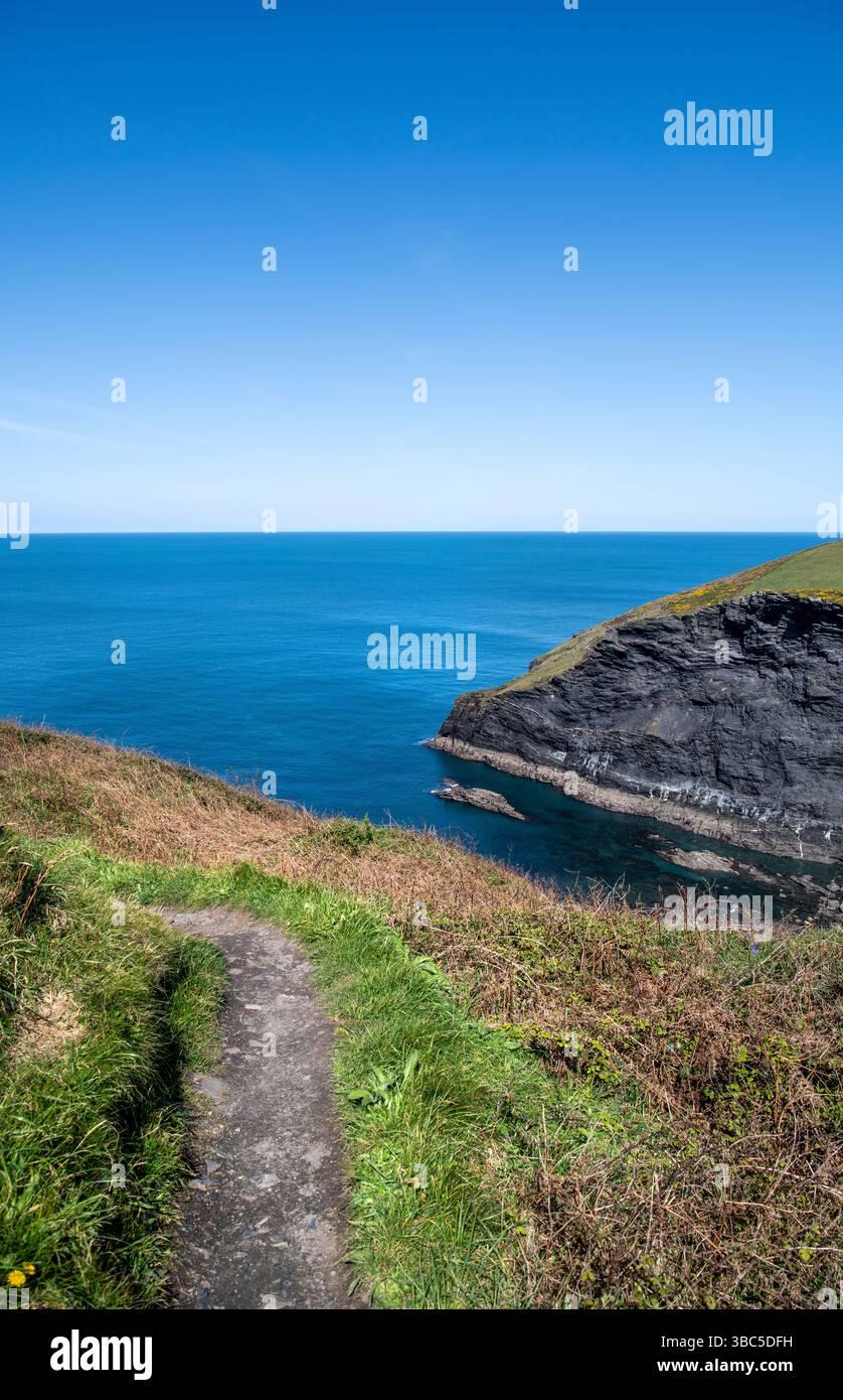 Le South West Coast Path près de Viseu, à Cornwall, England, UK Banque D'Images