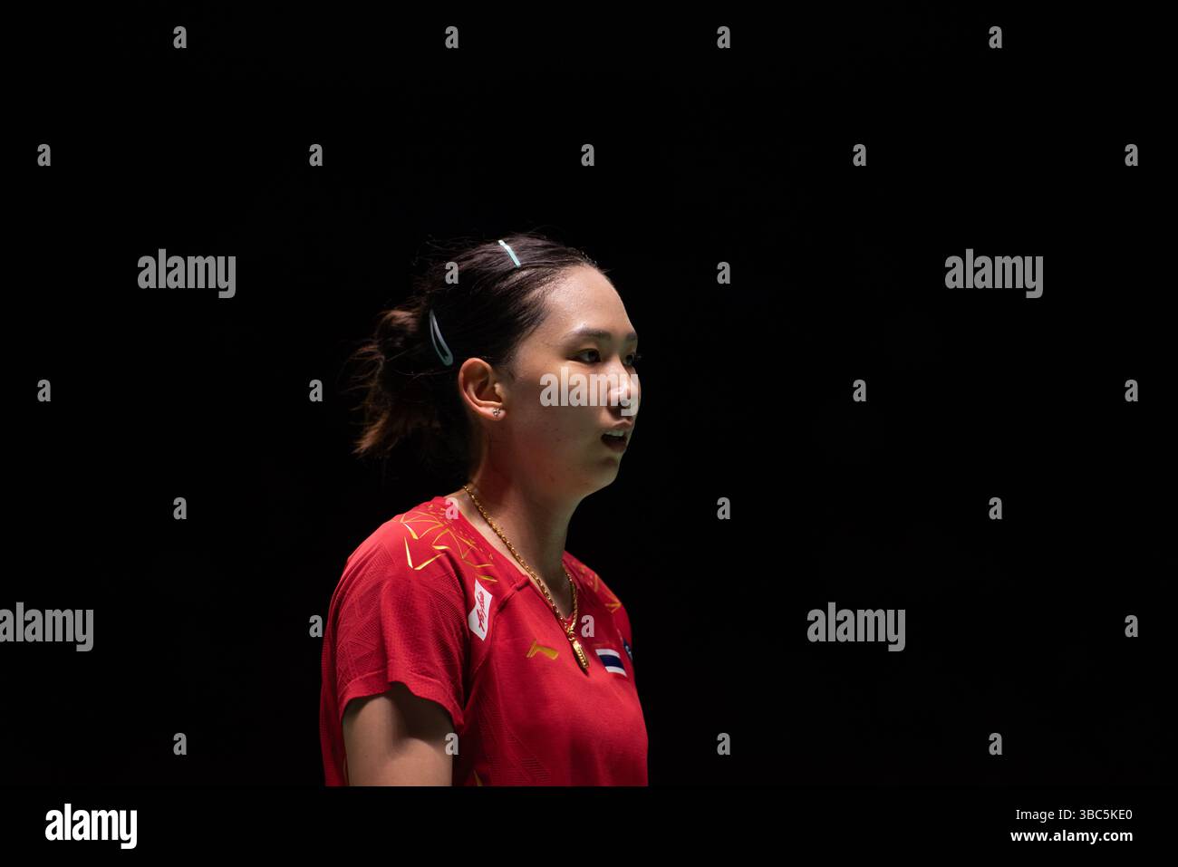 Pornpawee CHOCHUWONG, de Thaïlande, participe au match de finale en simple féminin contre CHEN Yu Fei, de Chine, lors du TOYOTA Thailand Open 2025. HSBC BWF World Tour Super 500 au stade Nimibutr le 18 mai 2025 à Bangkok, Thaïlande. (Photo de Teera Noisakran/Sipa USA) crédit : Sipa USA/Alamy Live News Banque D'Images