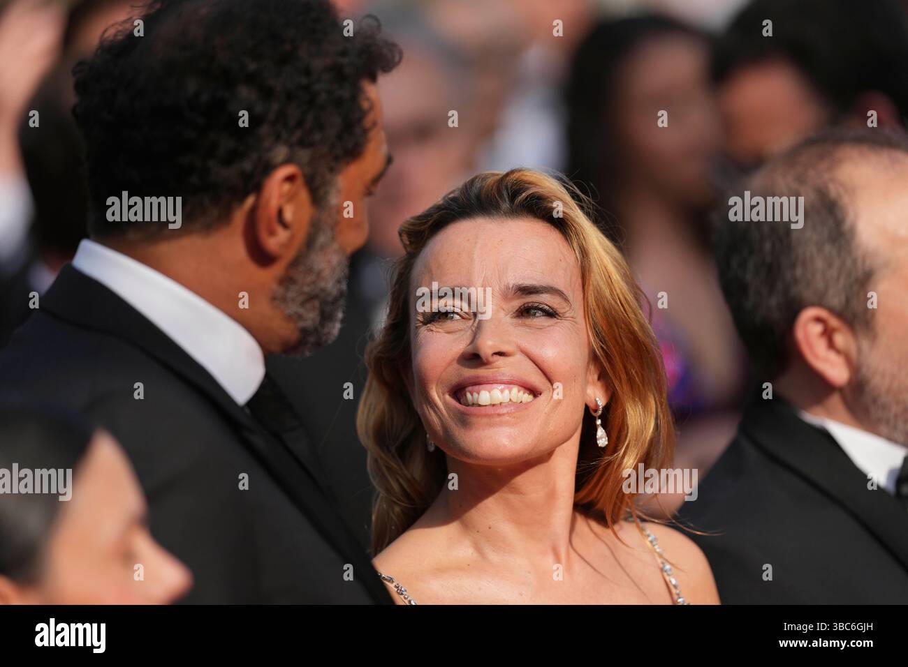 Elodie Bouchez poses for photographers upon arrival at the premiere of the film 'The Phoenician Scheme' at the 78th international film festival, Cannes, southern France, Sunday, May 18, 2025. (Photo by Lewis Joly/Invision/AP) Banque D'Images