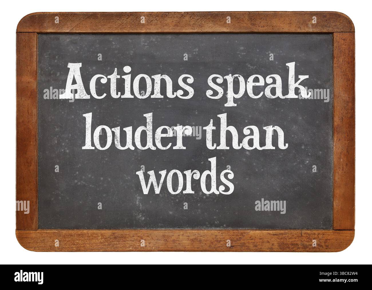 Les actes sont plus éloquents que les mots de motivation - proverbe une phrase sur un tableau noir ardoise vintage Banque D'Images