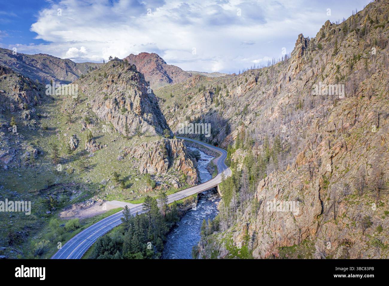 Powder River et Canyon -Vue aérienne avec un paysage de printemps Banque D'Images