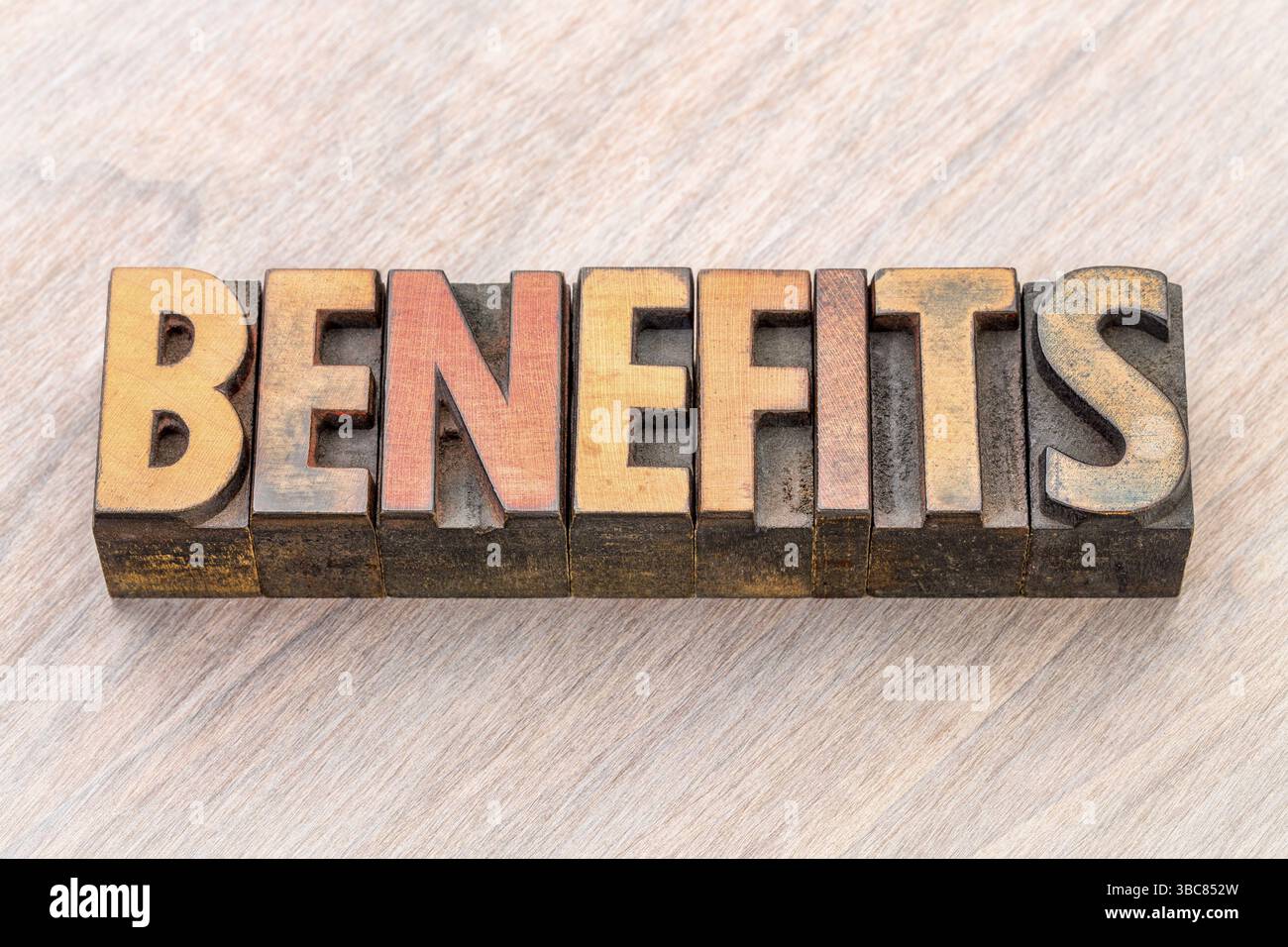 Avantages mot abstrait en type de bois typographique vintage Banque D'Images