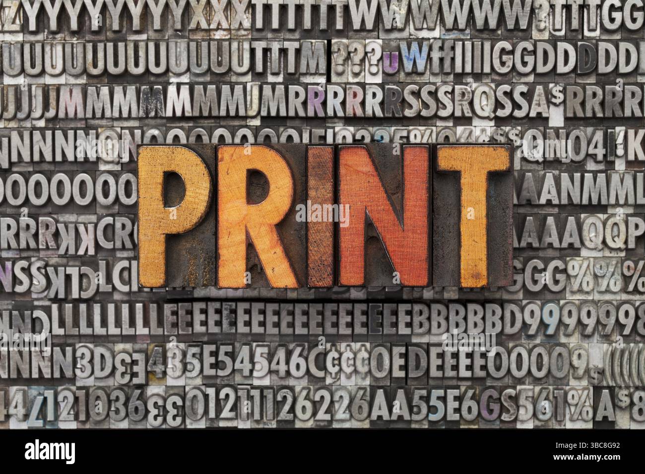 Imprimer - texte dans des blocs d'impression typographique en bois vintage contre grunge métal typeset Banque D'Images