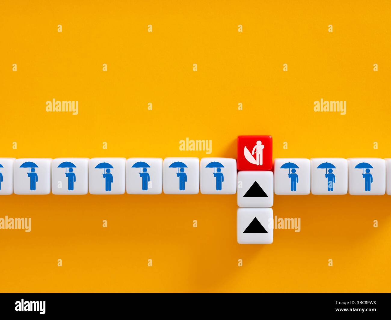 Assurance, menace et concept de vulnérabilité. Trouver des clients potentiels ayant besoin de protection, de sécurité et de contrat d'assurance. Banque D'Images