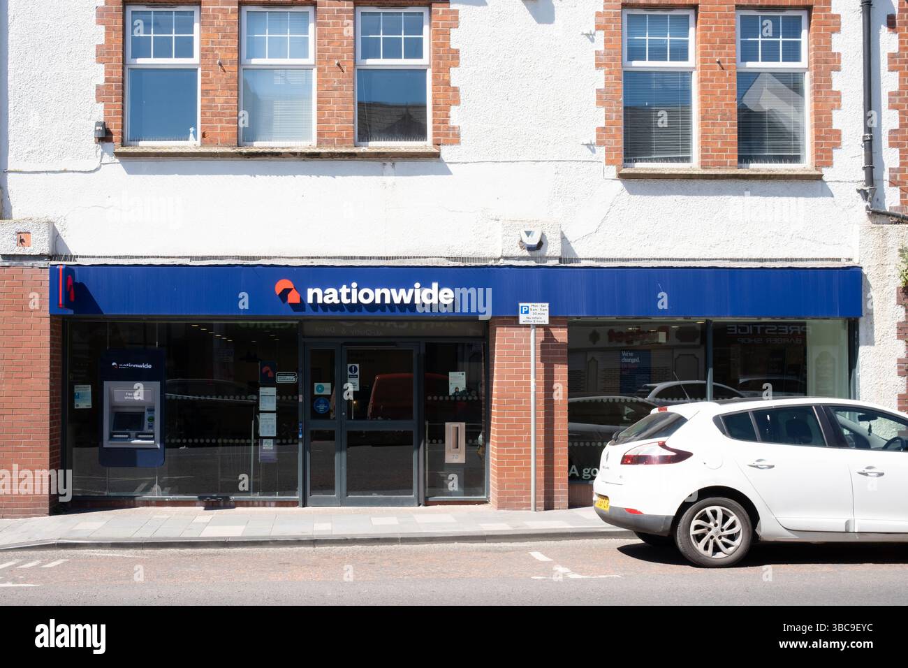 Ballymena, Irlande du Nord - 18 mai 2025 : succursale bancaire de la National wide Building Society, banque de grande rue, investissement, hypothèque, finance, public Banque D'Images