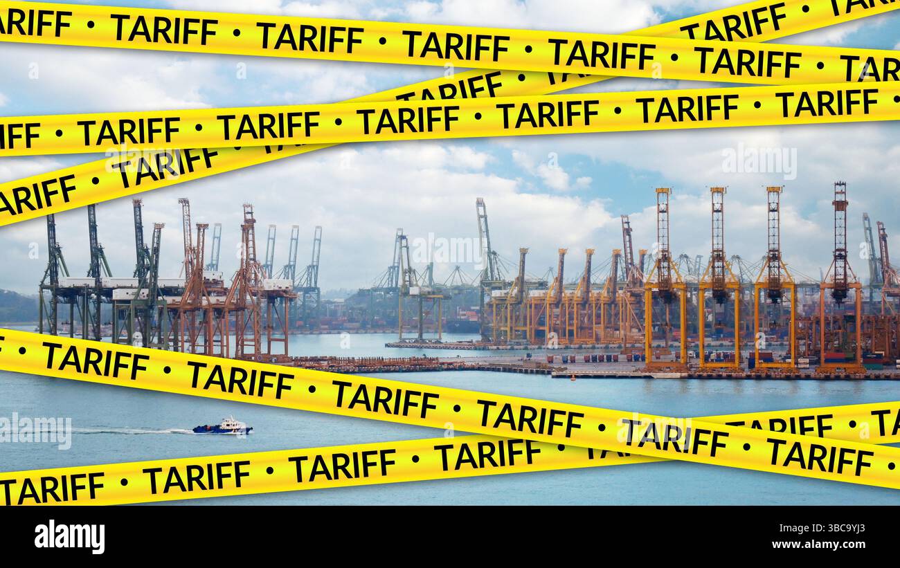 tarifs fiscaux, guerre commerciale et concept de guerre économique. Grues et conteneurs dans le port avec forme X de ruban de barricade jaune avec texte TARIF Banque D'Images