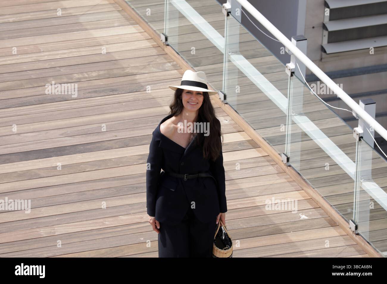 Aufnahme vom 19. Mai 2025 auf dem Weg zum Photocall BEI den 78. Filmfestspielen in Cannes, Frankreich für den film O agent Secreto The secret agent mit Maria Fernanda Cândido. *** Tourné le 19 mai 2025 sur le chemin de la photocall au Festival de Cannes 78, France pour le film O agent secret l'agent secret avec Maria Fernanda Cândido Banque D'Images