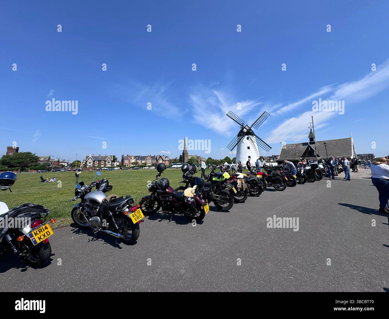 Rassemblement de motos à Lytham Windmill, Lytham St Annes, Fylde dans le Lancashire, Angleterre, Royaume-Uni Banque D'Images