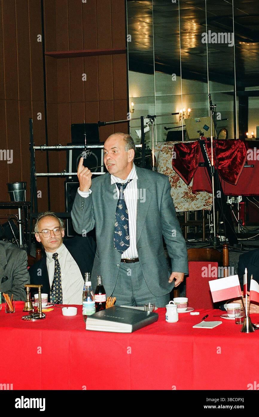 Jacek Kuroń, Icek Kordblum,Jacek Jan Kuroń (né le 3 mars 1934 à Lviv, mort le 17 juin 2004 à Varsovie) - communiste juif, l'un des leaders de la soi-disant opposition politique constructive en République populaire de Pologne, partisan du détachement de Lviv et Kresy de Pologne, Actionnaire de la 'Table ronde,photo Kazimierz Jurewicz Banque D'Images