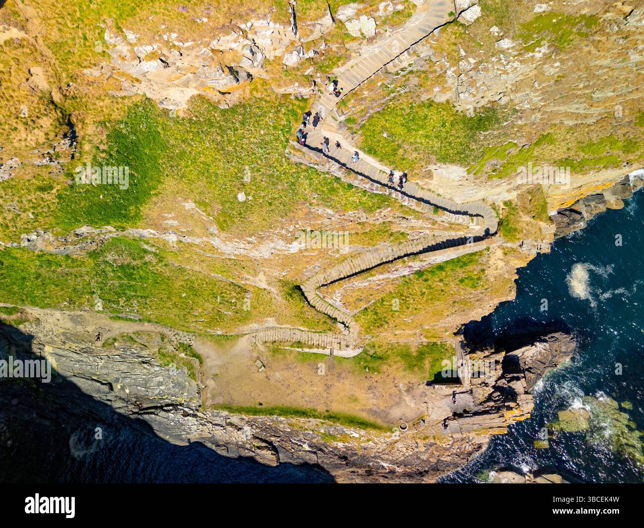 Vue aérienne des marches de Whaligoe menant à Whaligoe Haven (port) près de Lybster, Caithness, Scottish Highlands, Scotland, UK Banque D'Images