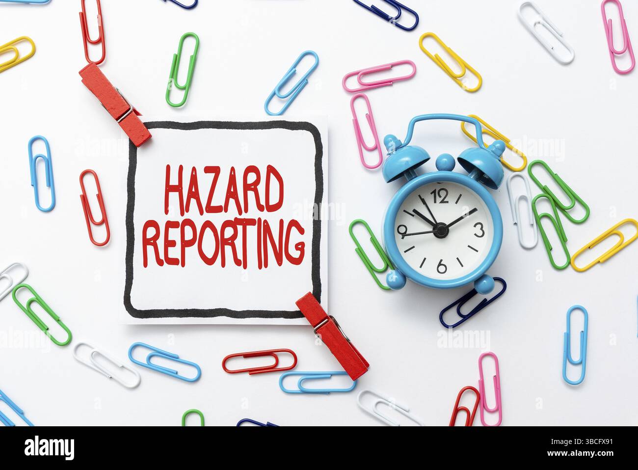 Inspiration montrant le signalement des dangers, le compte de vitrine d'affaires ou la déclaration décrivant le danger ou le risque Creative Home Recycling Ideas et Desi Banque D'Images