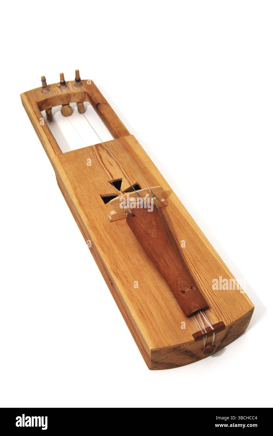 Le Jouhikko est une lyre traditionnelle à 2 ou 3 cordes arquées, originaire de Finlande et de Carélie Banque D'Images
