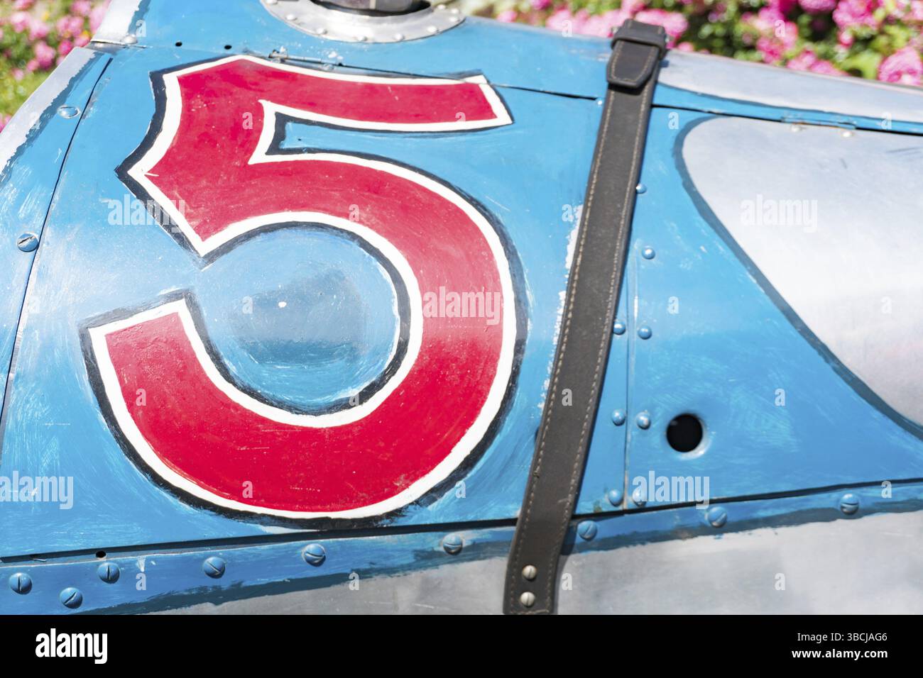 Suisse - 23 juin 2019 : gros plan d'une voiture de course Cadillac modèle 314 1925 avec le numéro 5 peint au Heidiland Classic car Meeting Banque D'Images