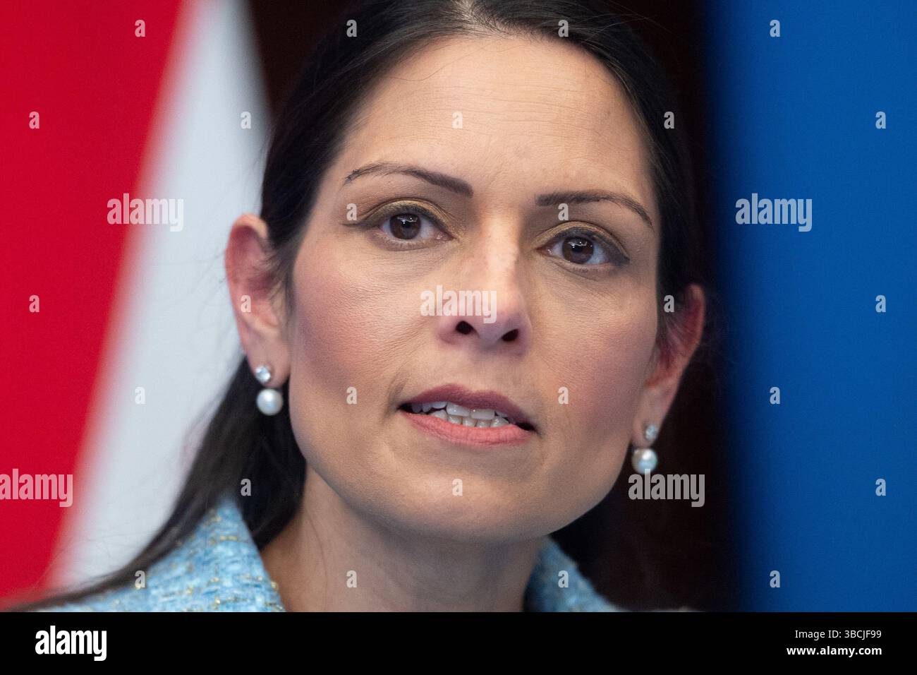 Londres, Royaume-Uni. 19 mai 2025. Priti Patel - Secrétaire d'État fantôme aux Affaires étrangères, au Commonwealth et au développement du Royaume-Uni s'exprime lors d'une conférence de presse Banque D'Images