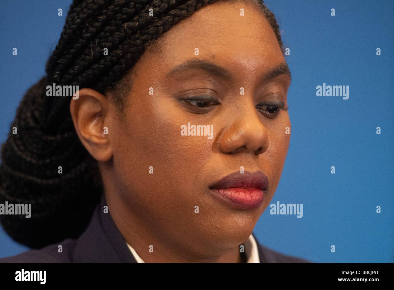 Londres, Royaume-Uni. 19 mai 2025. Le chef du Parti conservateur (et LOTO), Kemi Badenoch, prend la parole lors d'une conférence de presse sur le sommet Royaume-Uni/UE à l'hôtel Conrad. Crédit : Banque D'Images