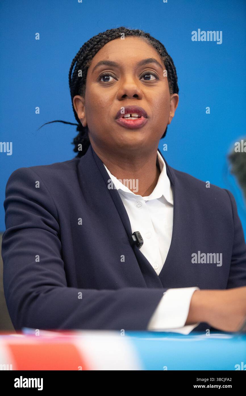Londres, Royaume-Uni. 19 mai 2025. Le chef du Parti conservateur (et LOTO), Kemi Badenoch, prend la parole lors d'une conférence de presse sur le sommet Royaume-Uni/UE à l'hôtel Conrad. Crédit : Banque D'Images