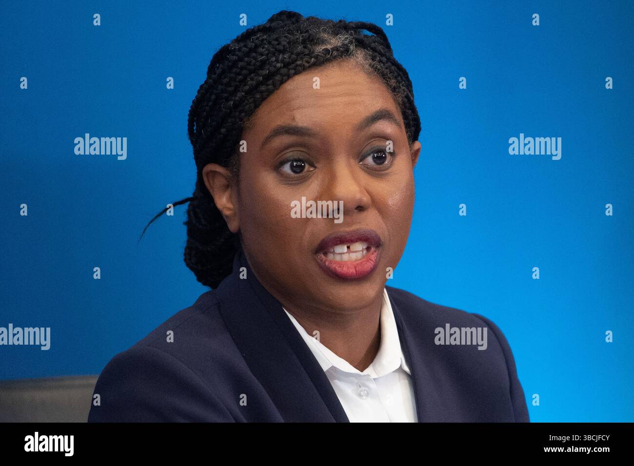 Londres, Royaume-Uni. 19 mai 2025. Le chef du Parti conservateur (et LOTO), Kemi Badenoch, prend la parole lors d'une conférence de presse sur le sommet Royaume-Uni/UE à l'hôtel Conrad. Crédit : Banque D'Images