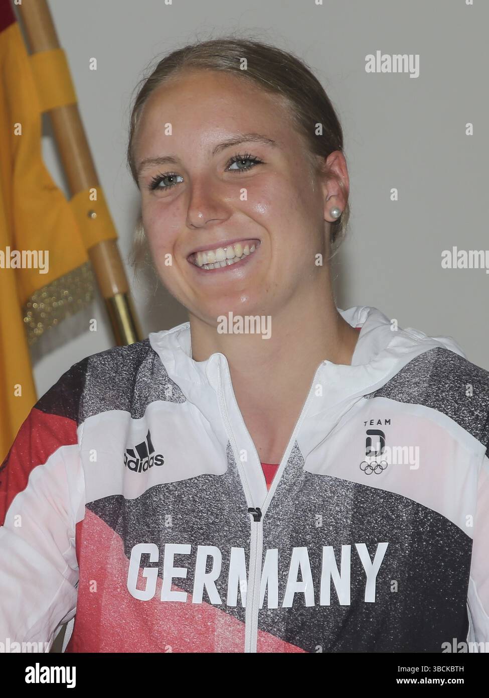 La nageuse Isabel Gose SC Magdeburg à la réception des participants aux Jeux Olympiques à Tokyo à la mairie de Magdebourg Banque D'Images