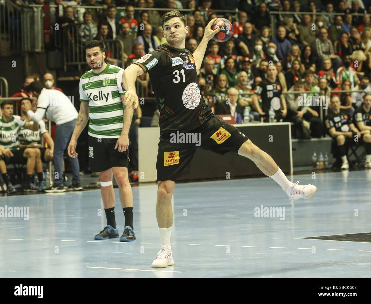 Kay Smits (SCM) Handball EHF Ligue européenne saison 2021-22 ronde de 16 deuxième manche SC Magdeburg, Sporting CP Lisbonne Banque D'Images