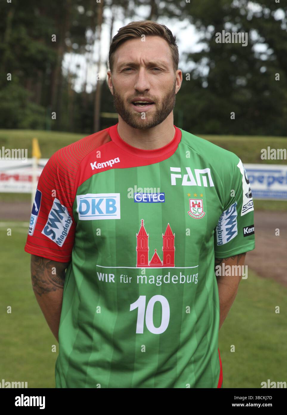 Le joueur de handball néerlandais Fabian van Olphen SC Magdeburg au match de football au début de l'entraînement pour la saison 2014-15 de handball Bundesliga, Dutch han Banque D'Images