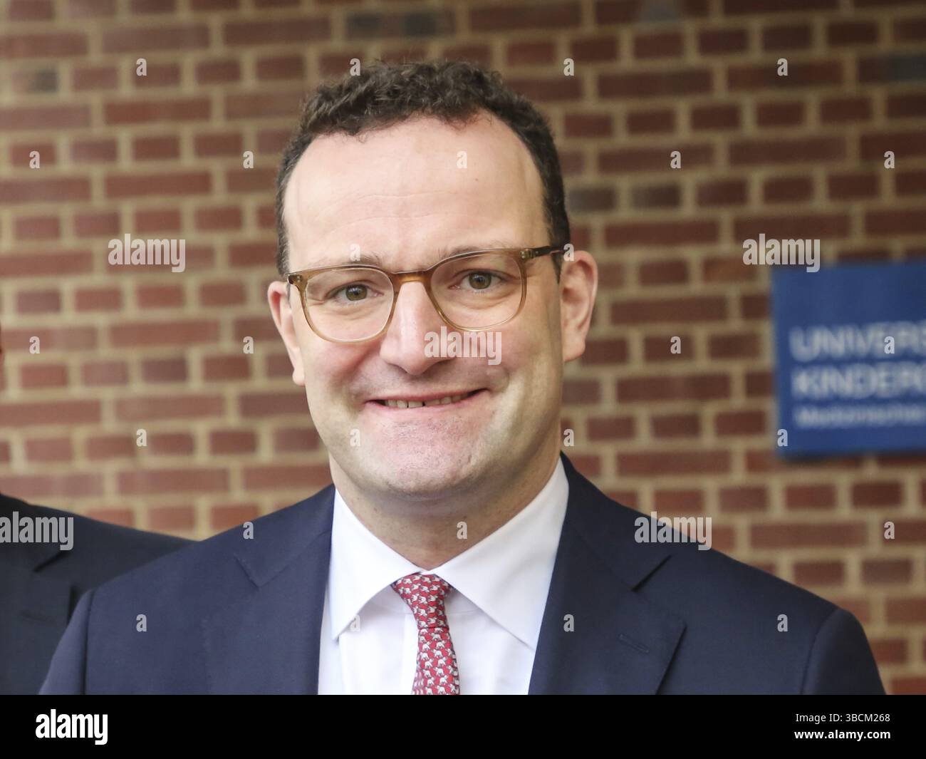 Le ministre fédéral de la santé Jens Spahn visite la clinique universitaire de Magdebourg le 06.12.2019, le ministre fédéral de la santé Jens Spahn CDU visite la Magde Banque D'Images