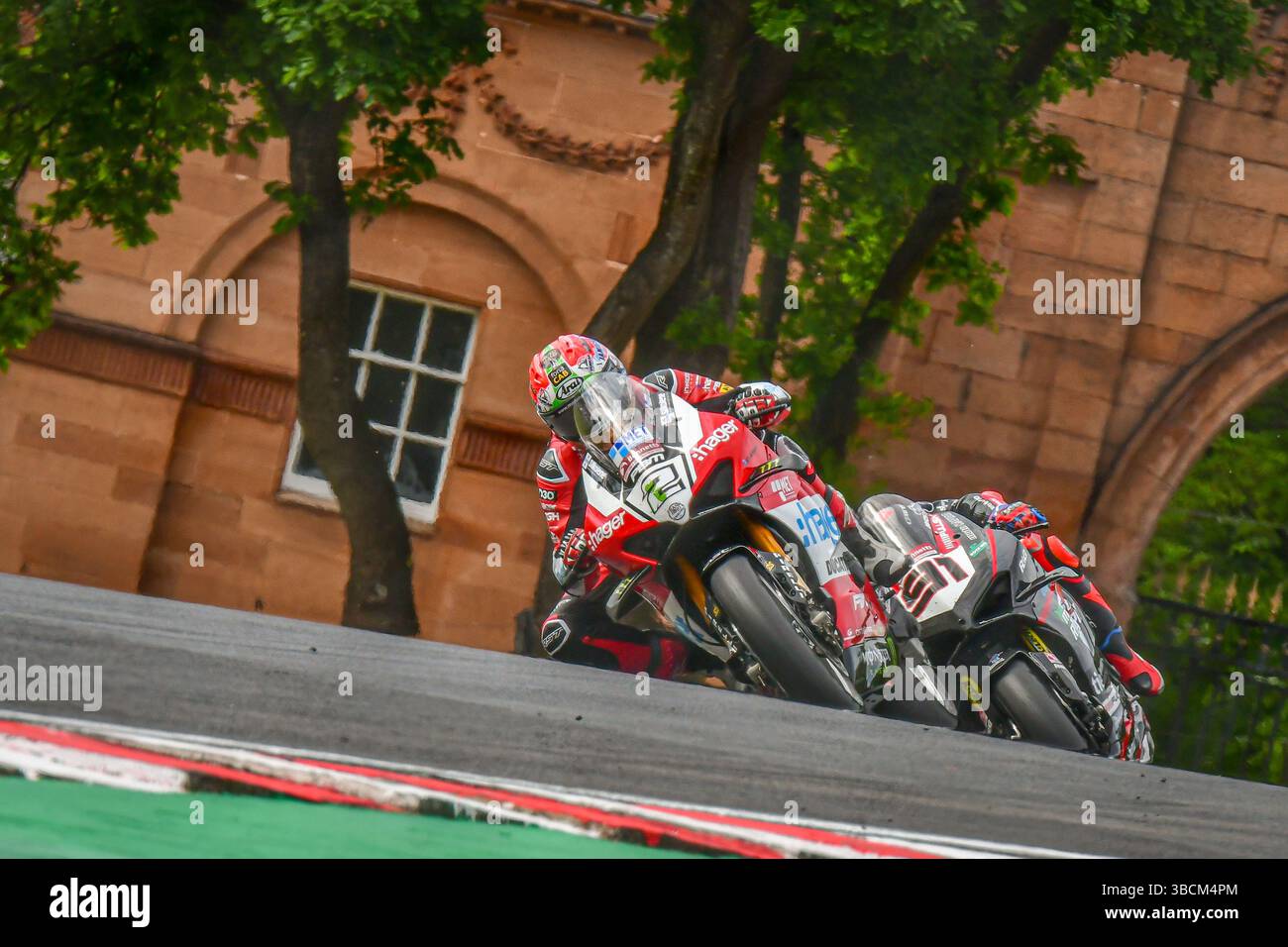 SUPERBIKES BRITANNIQUES, OULTON PARK Banque D'Images