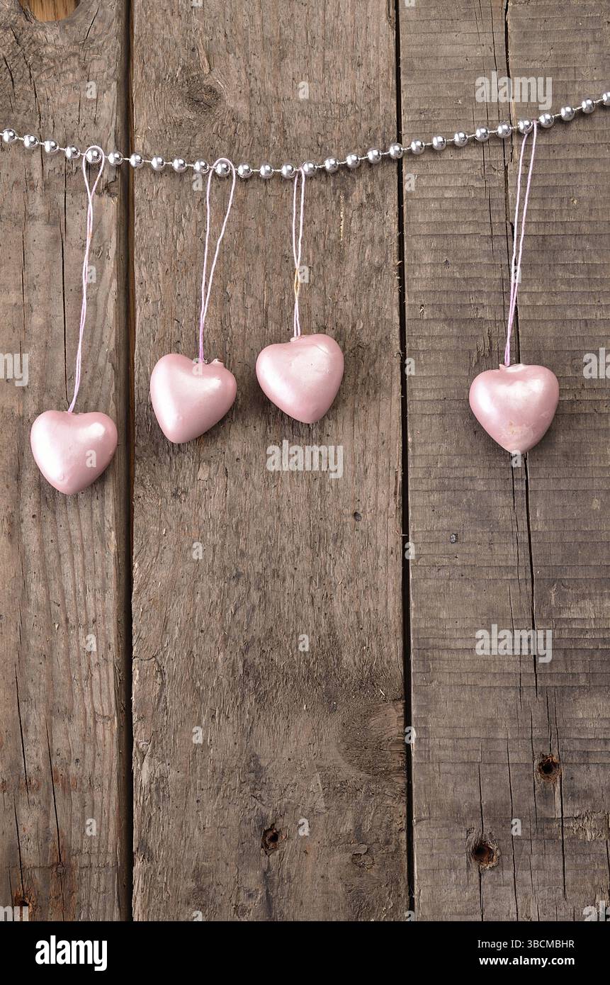 Vintage coeur des formes sur un fond de bois rustique, love concept Banque D'Images