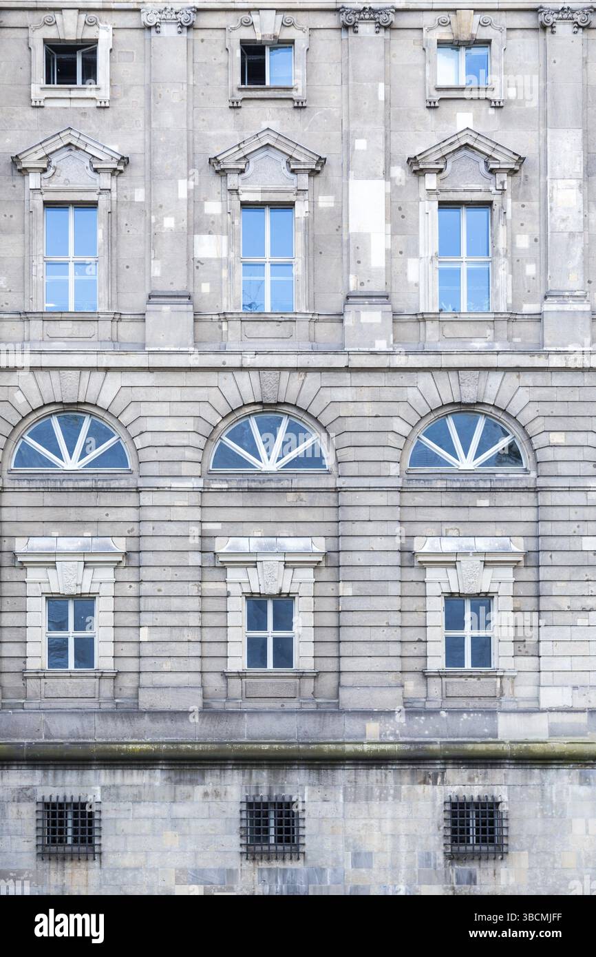 Motif de fenêtre et de mur d'un ancien bâtiment Banque D'Images