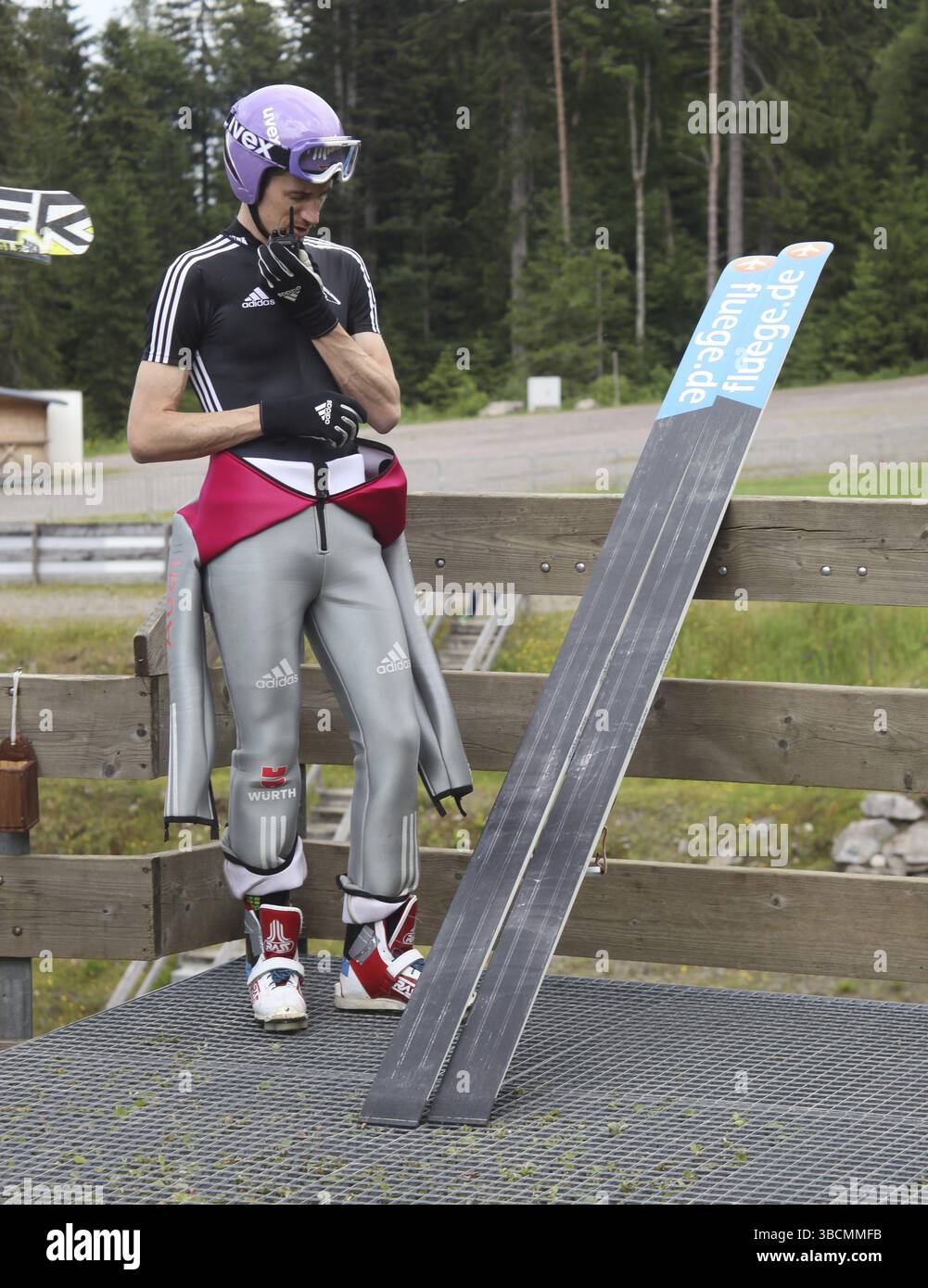 Le sauteur à ski allemand Martin Schmitt du club de ski de Furtwangen sur le saut à ski de Hinterzarten Banque D'Images