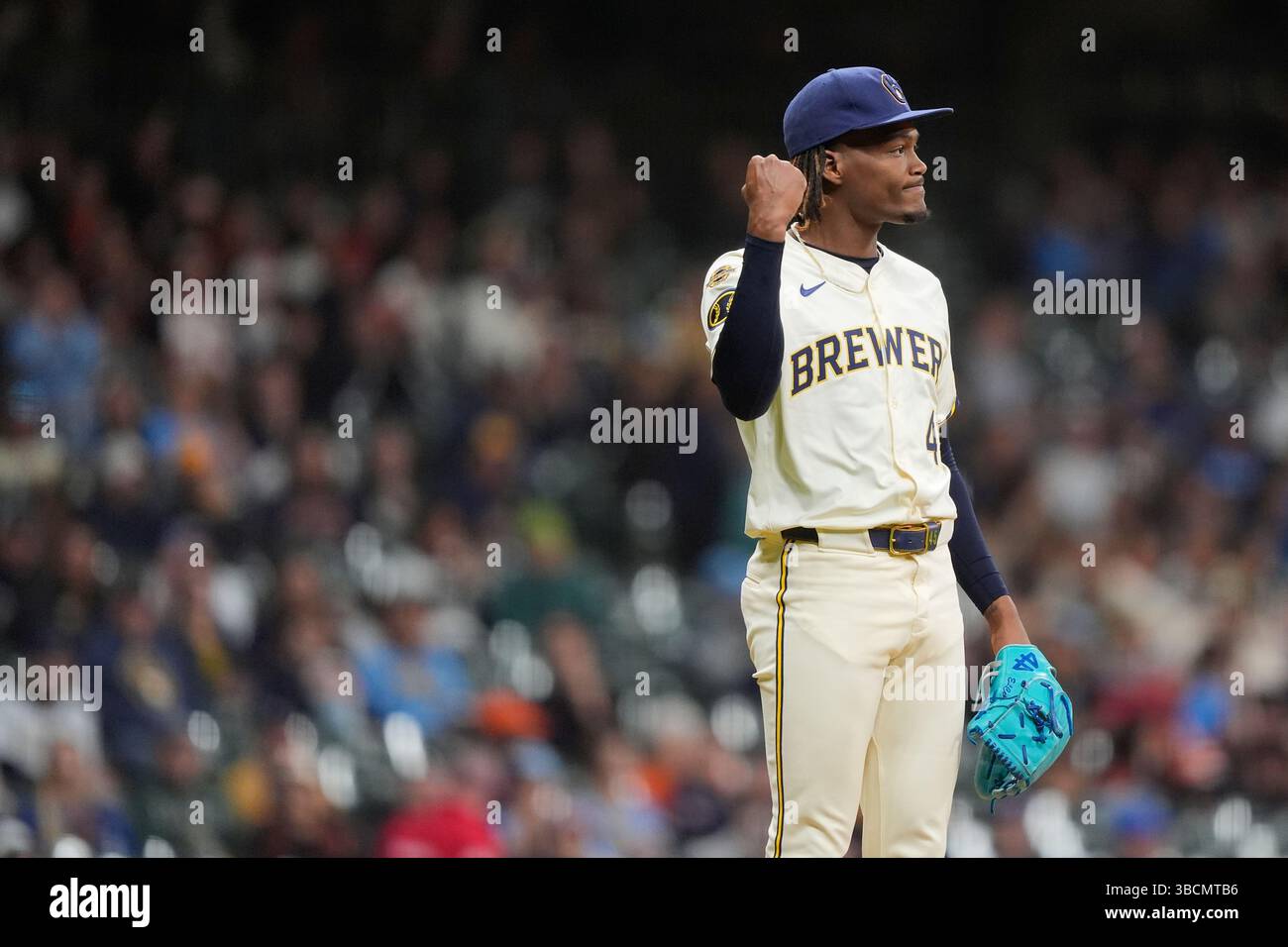 Milwaukee Brewers' Abner Uribe reacts during the eighth inning of a baseball game against the Baltimore Orioles, Monday, May 19, 2025, in Milwaukee. (AP Photo/Aaron Gash) Banque D'Images