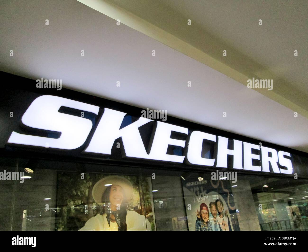 Skechers Store.Editorial illustratif,Editorial.Caracas, Venezuela 16 mai 2025. Banque D'Images