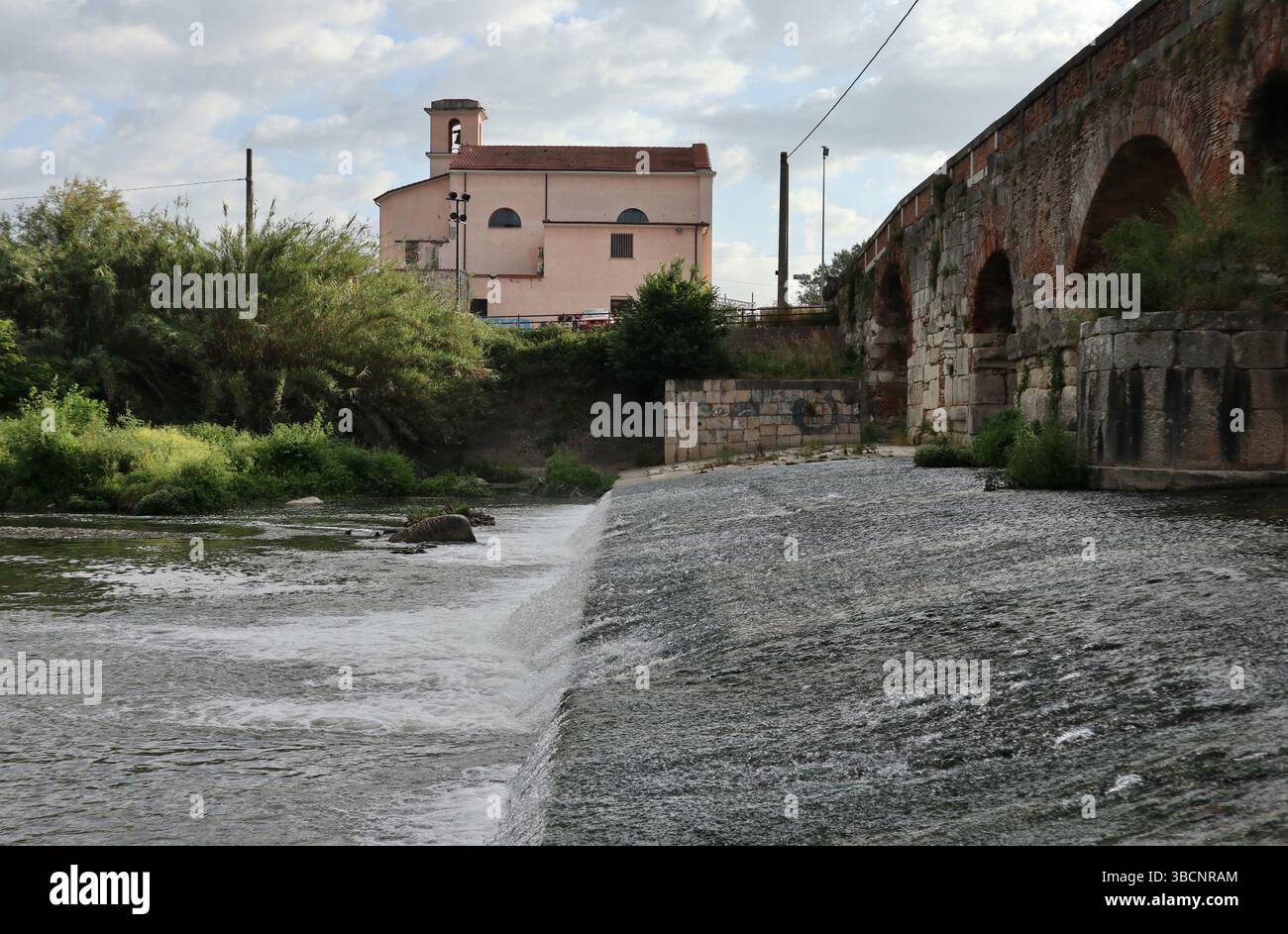 Benevento - Fiume Sabato dal basamento del Ponte Leproso Banque D'Images