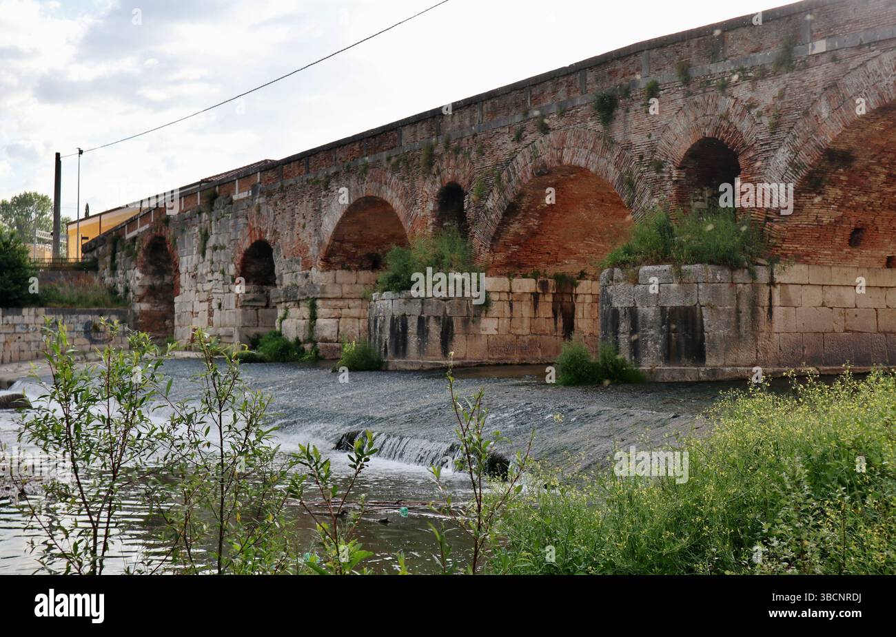 Benevento - Ponte Leproso dalla sponda sinistra Banque D'Images