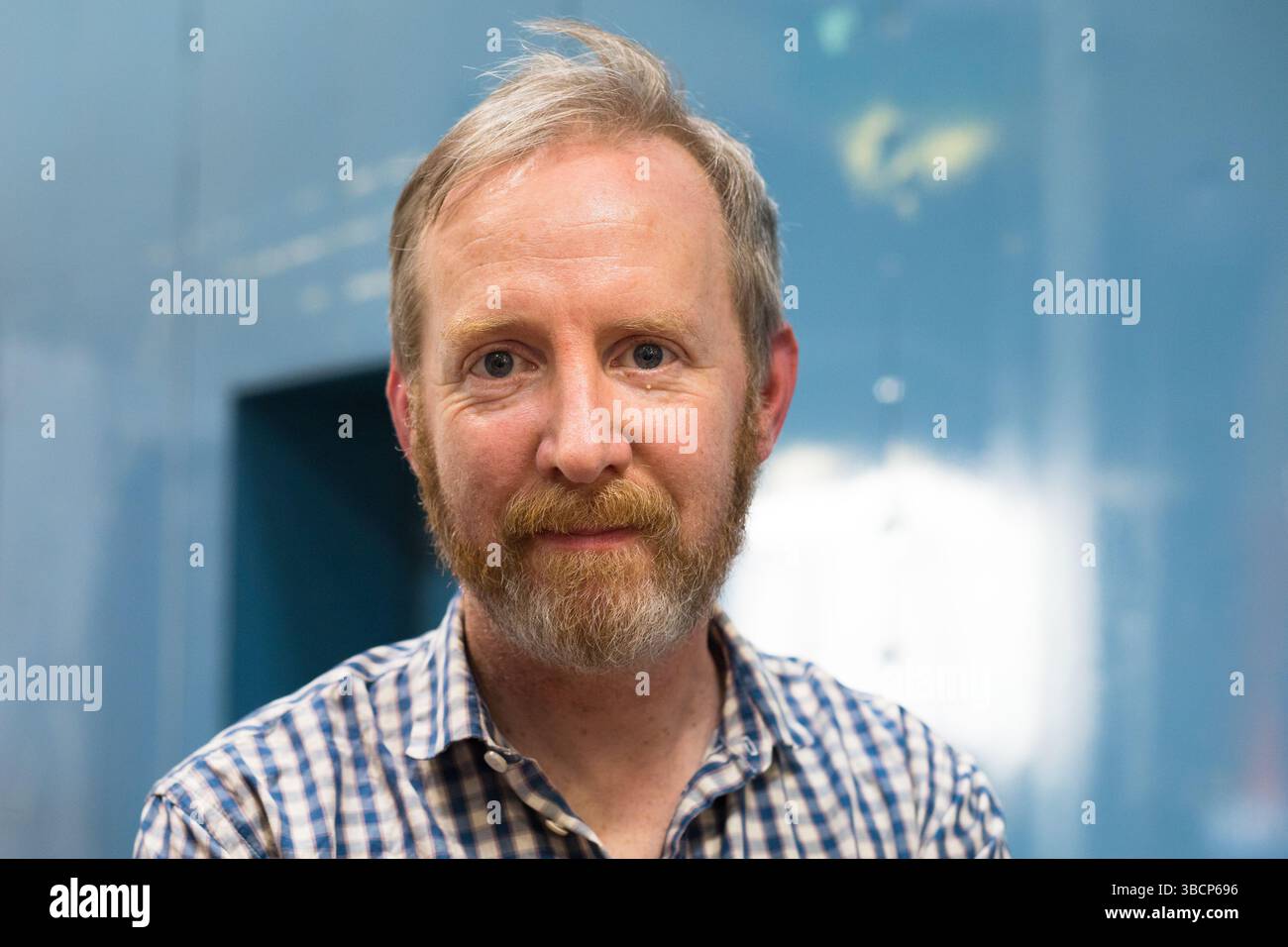 Turin, Italie. 17 mai 2025. L'écrivain irlandais Paul Murray est l'invité de la Foire du livre de Turin 2025 Banque D'Images