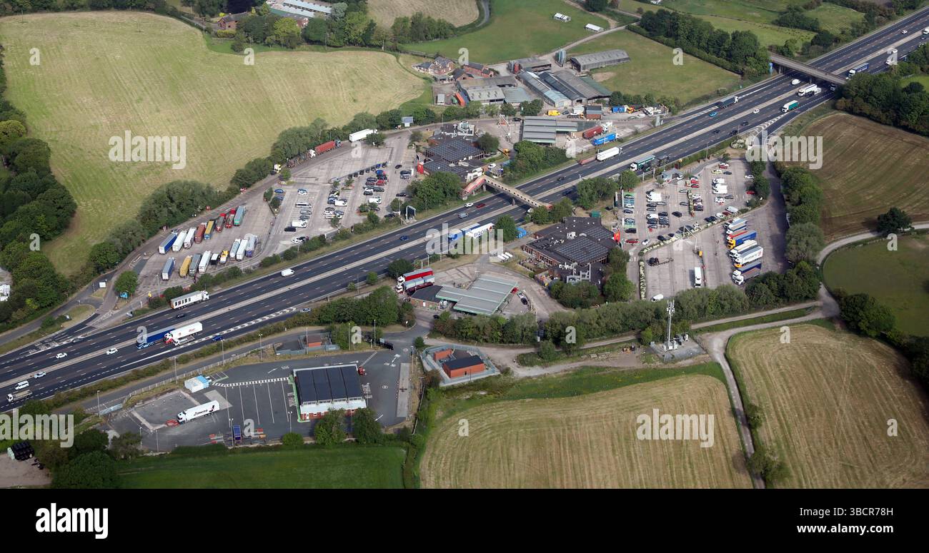 Vue aérienne du Roadchef M6 Sandbach services Banque D'Images Vue aérienne du Roadchef M6 Sandbach services Banque D'Images