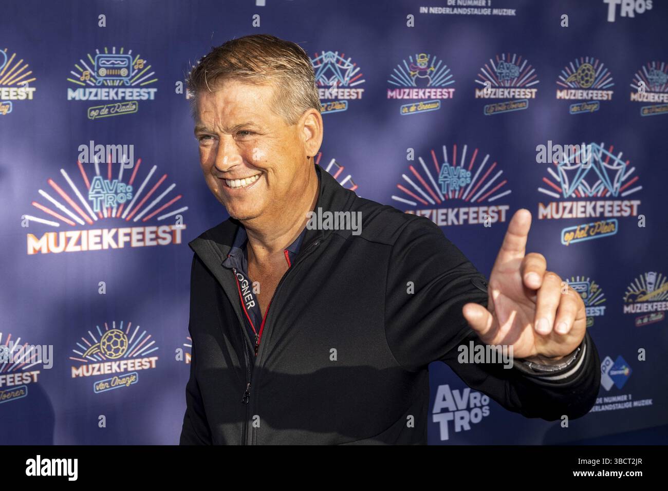 Leeuwarden, pays-Bas, 2025-05-20 19 :16 :59 LEEUWARDEN, le 20 mai 2025.Aloys achète pendant des enregistrements live du Festival de musique sur le SquarePHOTO : NLBeeld/Robert Meerding crédit : NL Beeld / Robert Meerding - Inc Banque D'Images