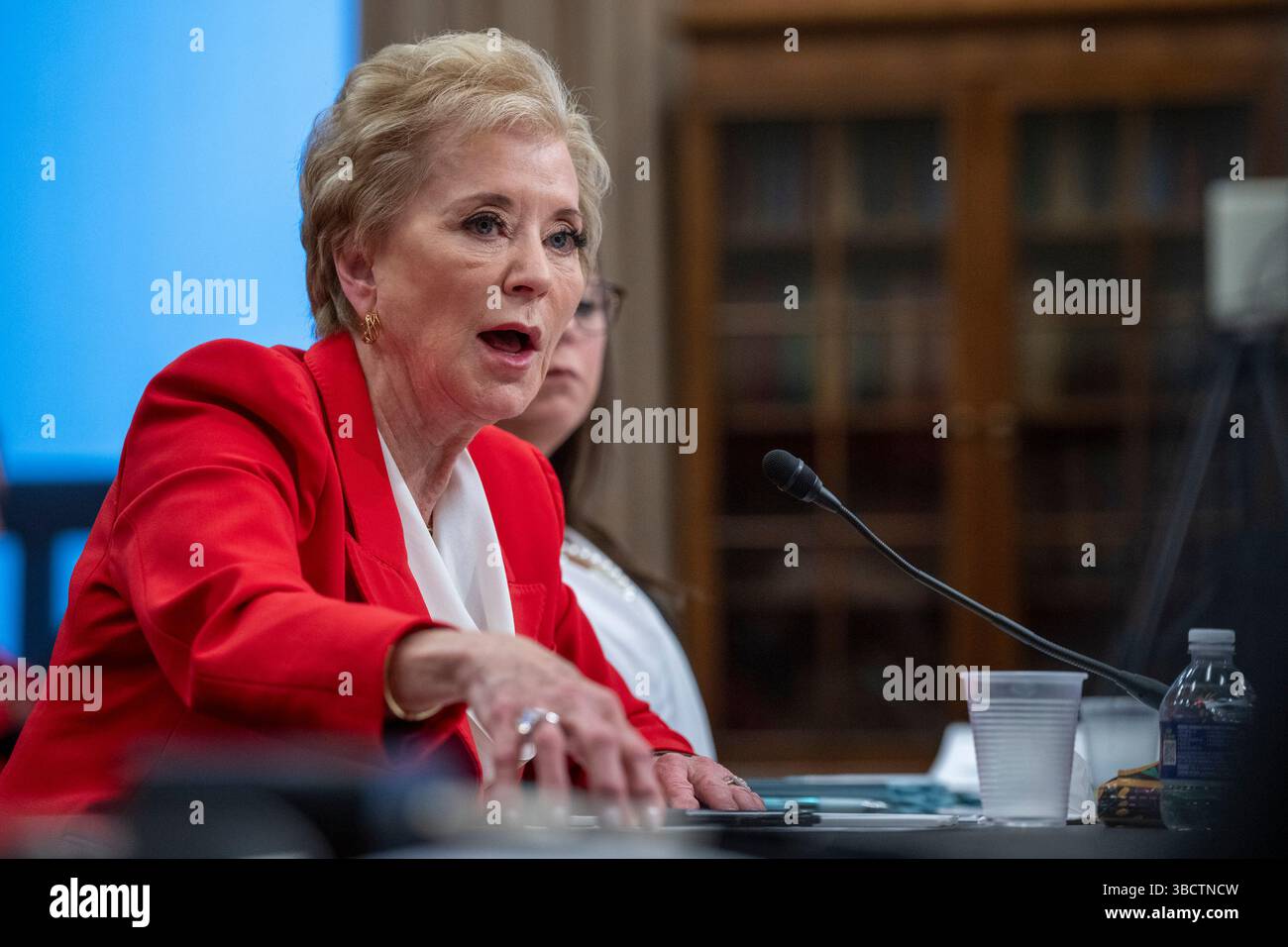 Washington, États-Unis. 21 mai 2025. La secrétaire à l'éducation Linda McMahon témoigne lors d'une audience sur le budget devant le sous-comité sur le travail, la santé et les services sociaux du Comité des crédits de la Chambre des communes, l'éducation sur Capitol Hill à Washington DC le mercredi 21 mai 2025. Photo de Ken Cedeno/UPI crédit : UPI/Alamy Live News Banque D'Images