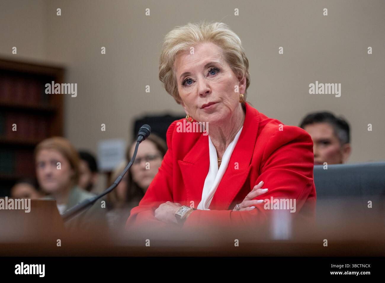 Washington, États-Unis. 21 mai 2025. La secrétaire à l'éducation Linda McMahon témoigne lors d'une audience sur le budget devant le sous-comité sur le travail, la santé et les services sociaux du Comité des crédits de la Chambre des communes, l'éducation sur Capitol Hill à Washington DC le mercredi 21 mai 2025. Photo de Ken Cedeno/UPI crédit : UPI/Alamy Live News Banque D'Images