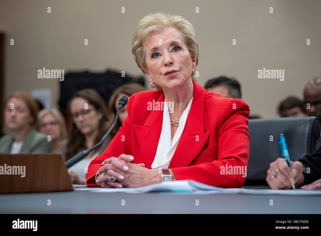 Washington, États-Unis. 21 mai 2025. La secrétaire à l'éducation Linda McMahon témoigne lors d'une audience sur le budget devant le sous-comité sur le travail, la santé et les services sociaux du Comité des crédits de la Chambre des communes, l'éducation sur Capitol Hill à Washington DC le mercredi 21 mai 2025. Photo de Ken Cedeno/UPI crédit : UPI/Alamy Live News Banque D'Images