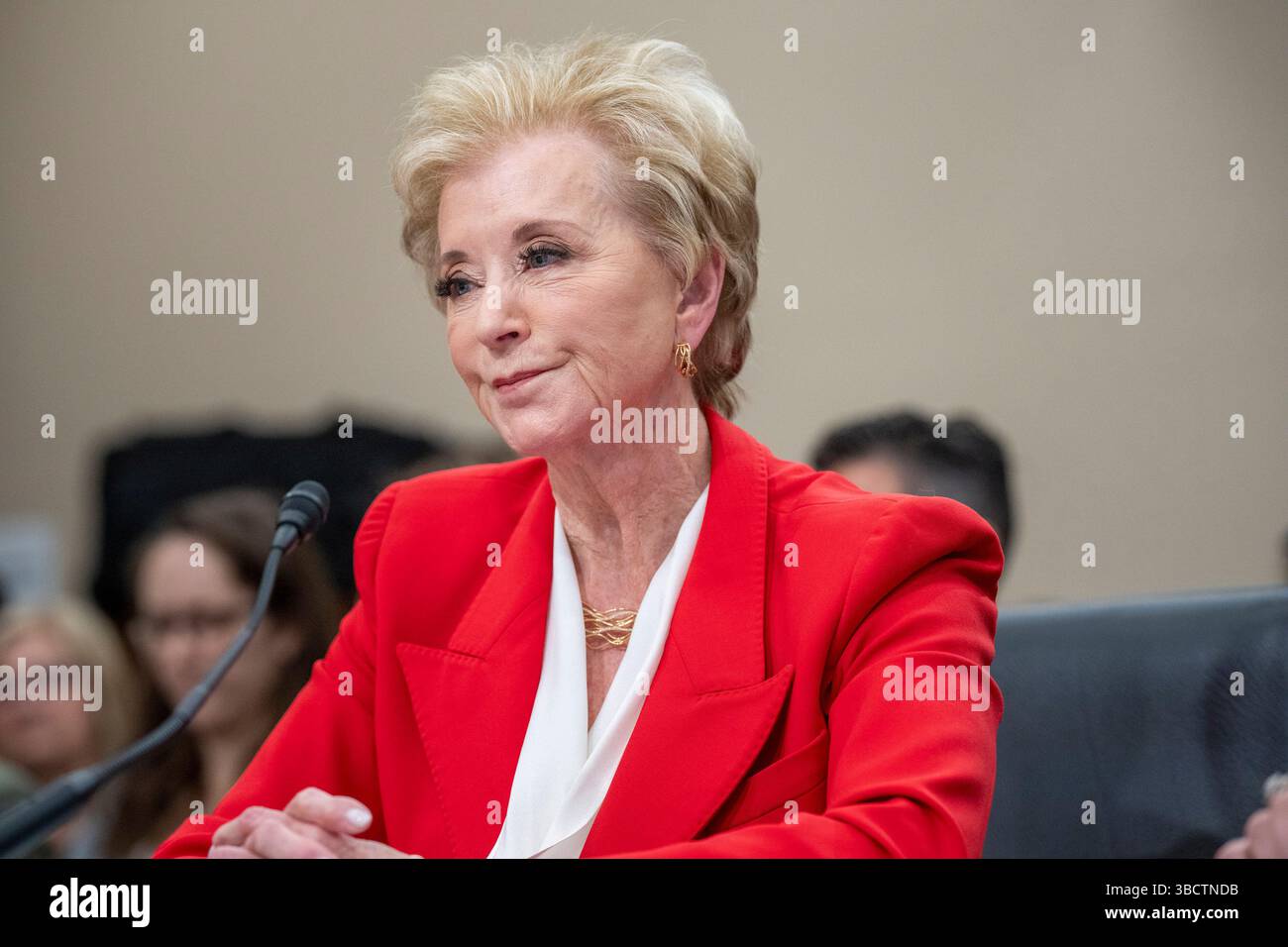 Washington, États-Unis. 21 mai 2025. La secrétaire à l'éducation Linda McMahon témoigne lors d'une audience sur le budget devant le sous-comité sur le travail, la santé et les services sociaux du Comité des crédits de la Chambre des communes, l'éducation sur Capitol Hill à Washington DC le mercredi 21 mai 2025. Photo de Ken Cedeno/UPI crédit : UPI/Alamy Live News Banque D'Images
