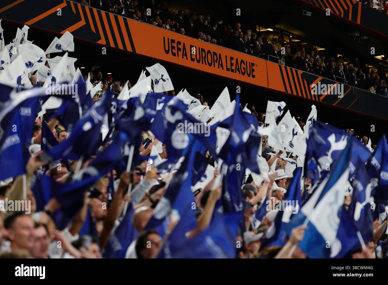 Bilbao, Espagne. 21 mai 2025. Les fans de Tottenham encouragent le match de football de la finale de l'Europa League 2024/2025 entre Tottenham Hotspur et Manchester United au stade San Mames de Bilbao (Espagne), le 21 mai 2025. Crédit : Insidefoto/Alamy Live News Banque D'Images